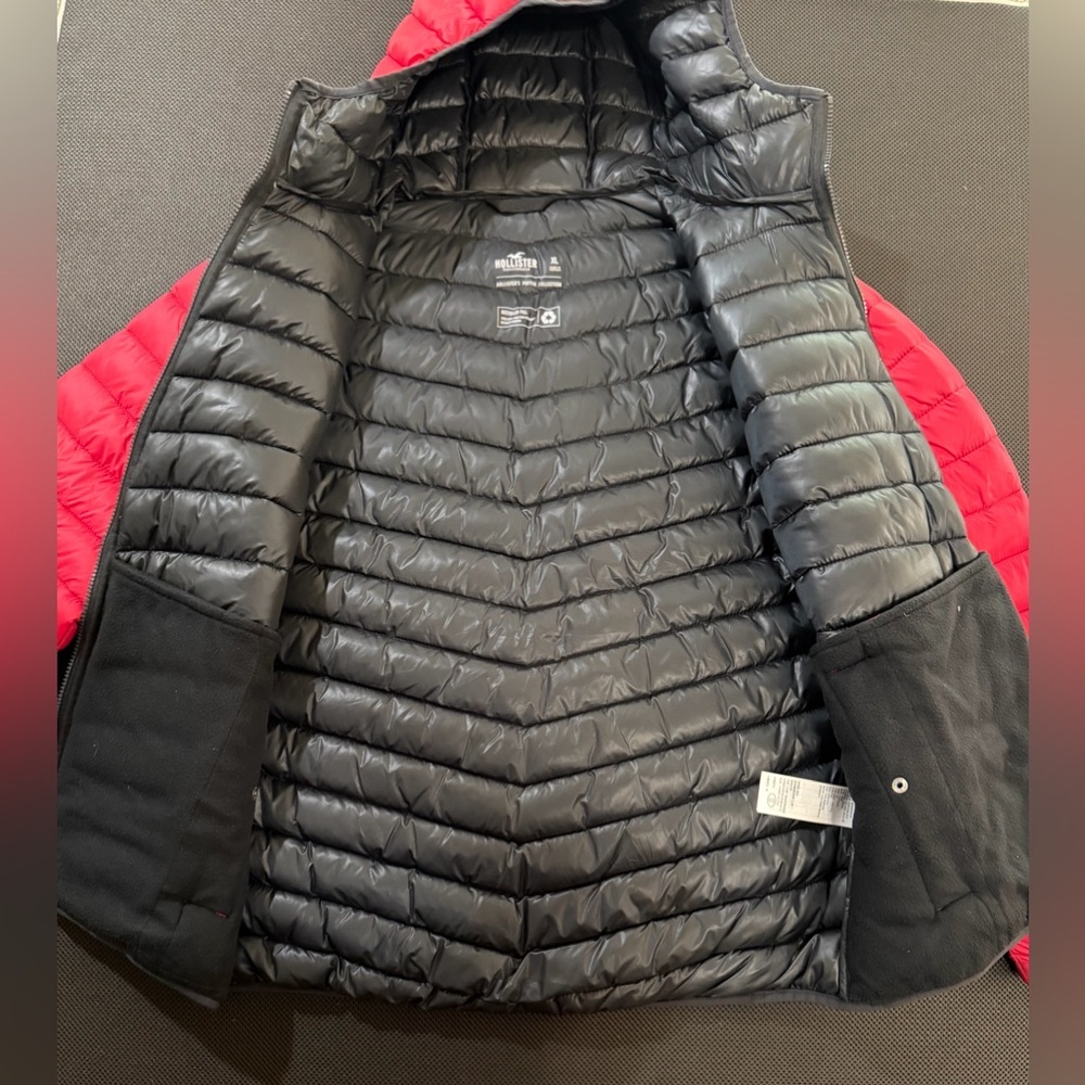 Hollister Vibrant Red Hooded Puffer Jacket - Picture 4 of 5